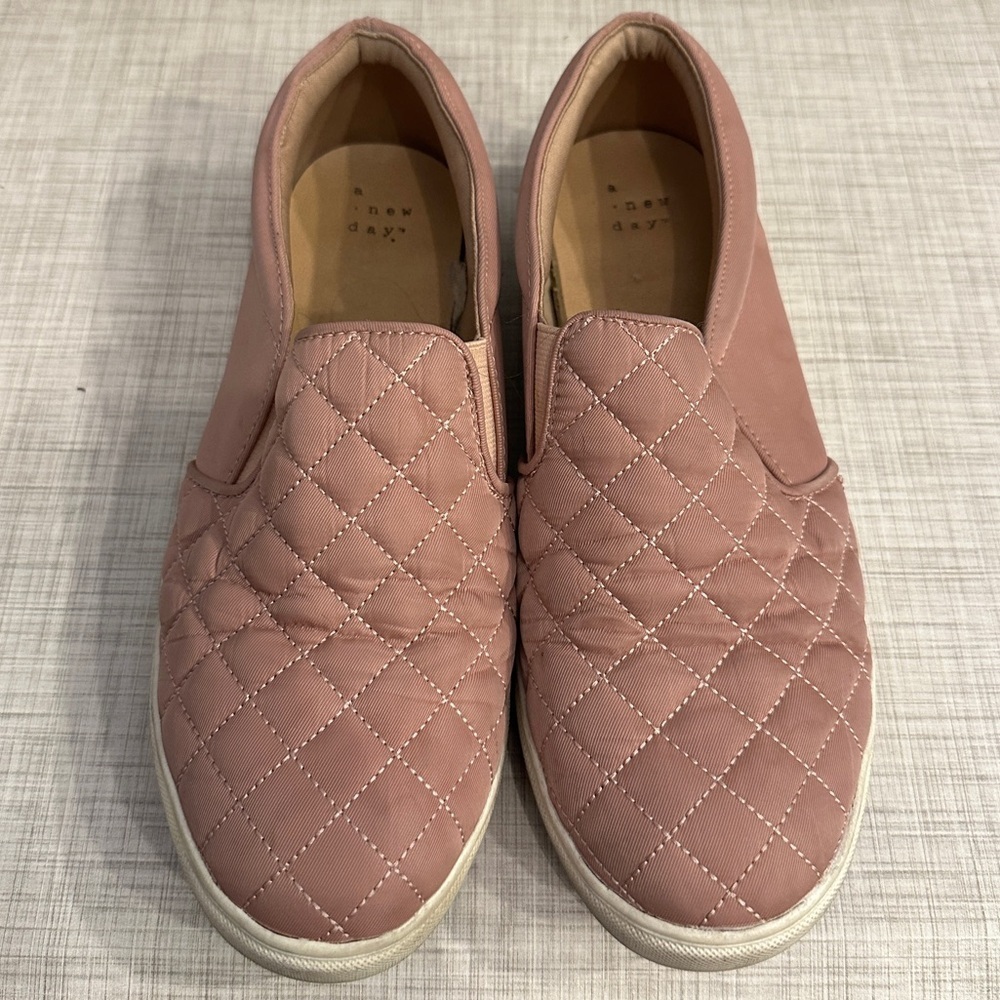 Blush pink quilted sneaker
